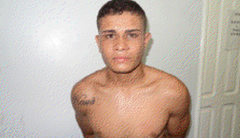 Dupla é presa pela PM durante assalto a mercadinho